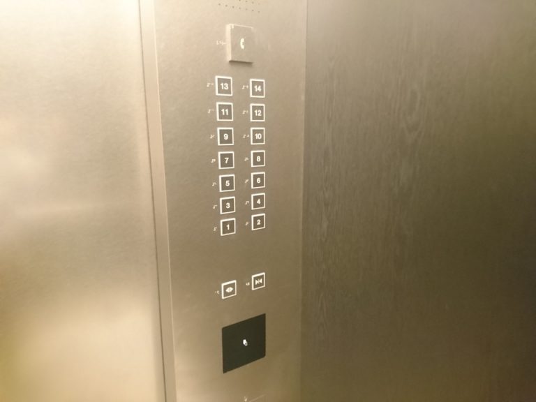 エレベーター階数ボタン