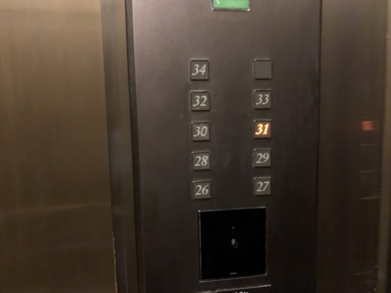 エレベーター階数ボタン