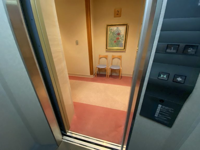 エレベーター階数ボタン