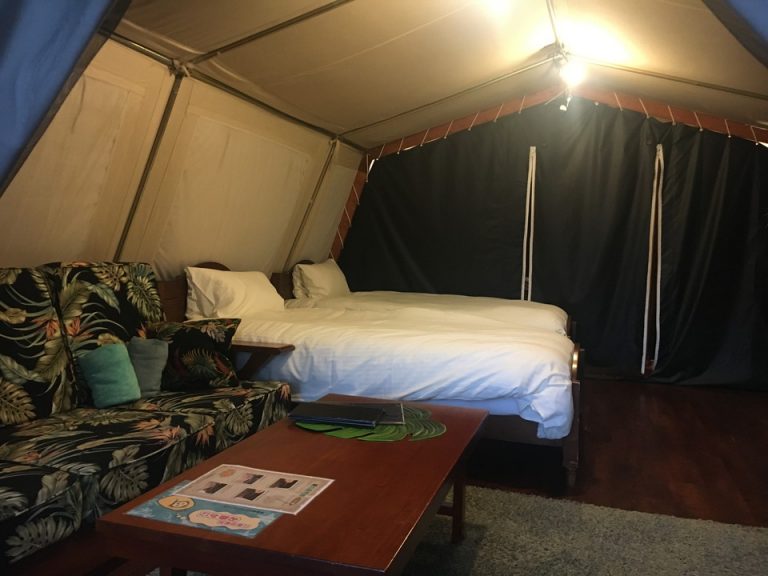 客室 入り口方向