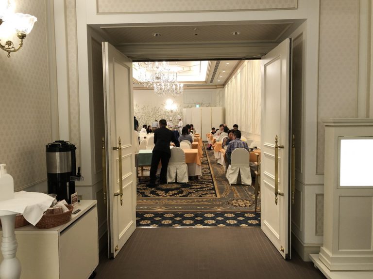 朝食会場