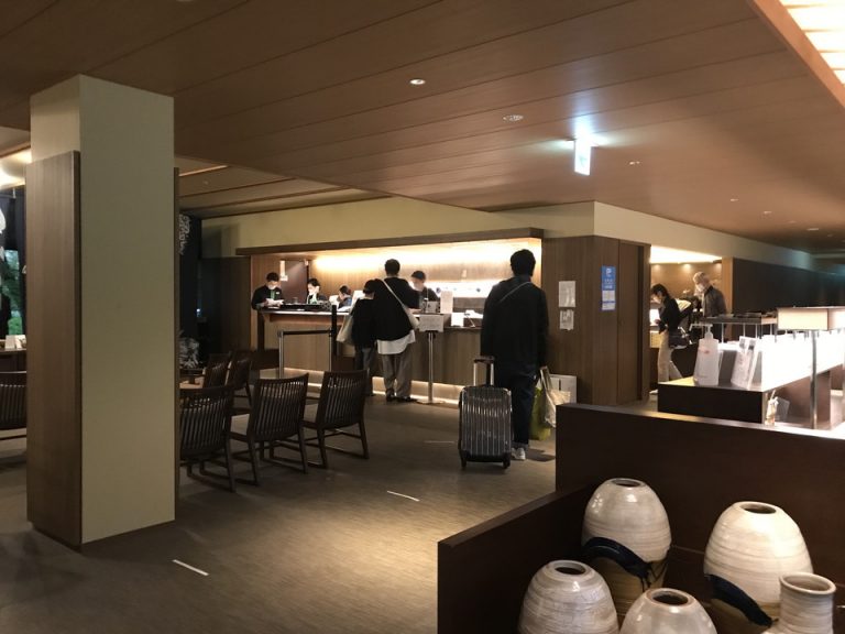 フロントカウンター全体