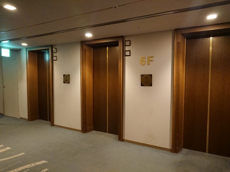 エレベータホール(客室階)