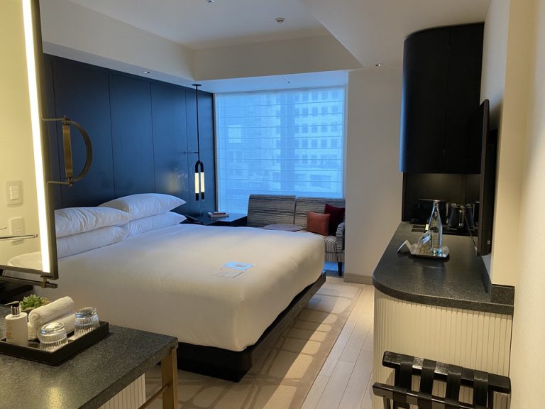 部屋全体(入口側)