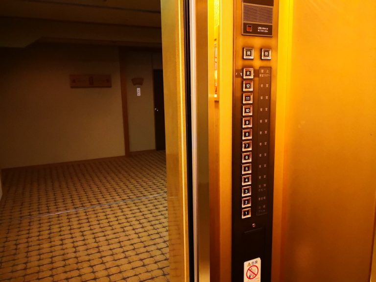10_エレベーター階数ボタン
