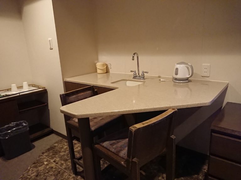 キッチン_お湯を沸かす時に洗面所までいかずに済むので重宝しました