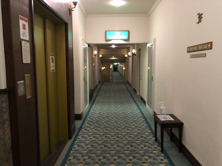 客室階廊下遠景2