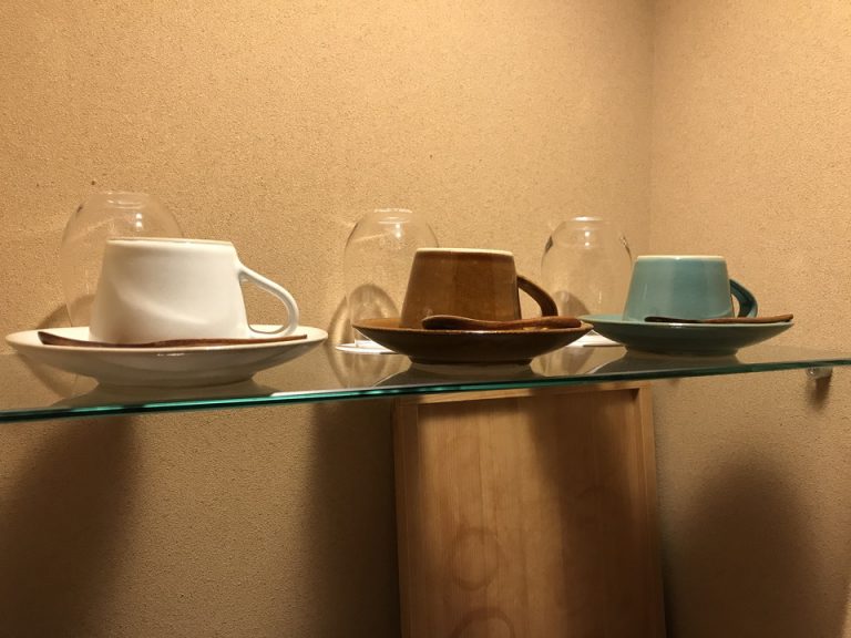 オリジナルコーヒーカップとソーサー