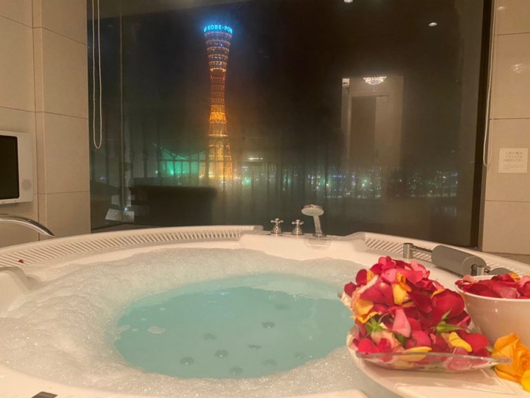 バスルームからの夜景