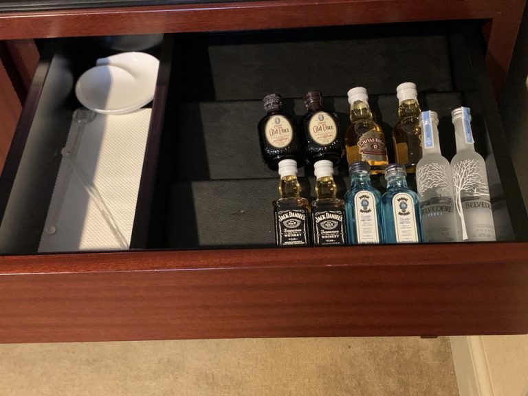 ミニバー・カフェコーナーの一環