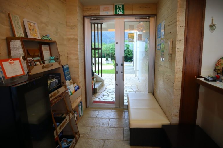 エントランス内観(1)