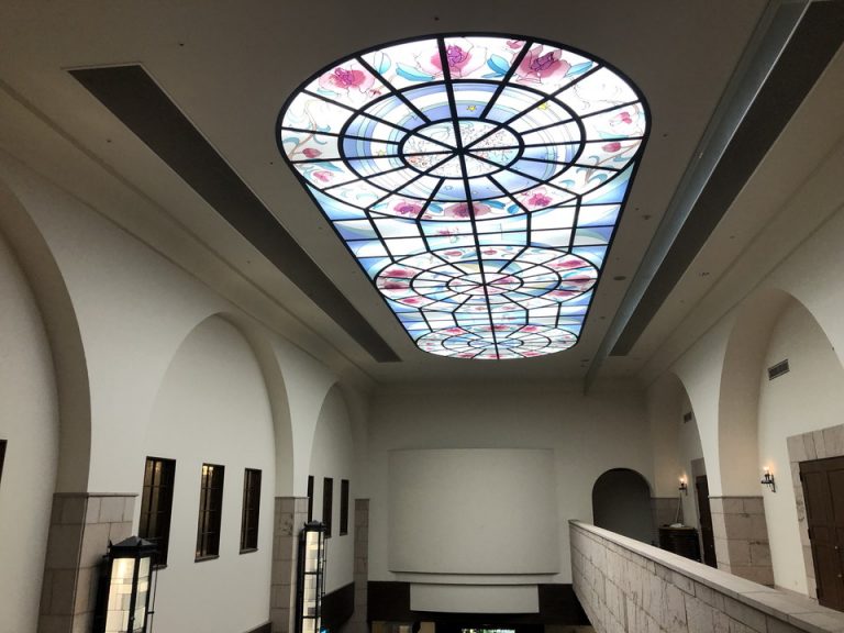 4Fレストラン 入り口から 階下の3Fレストランが見える