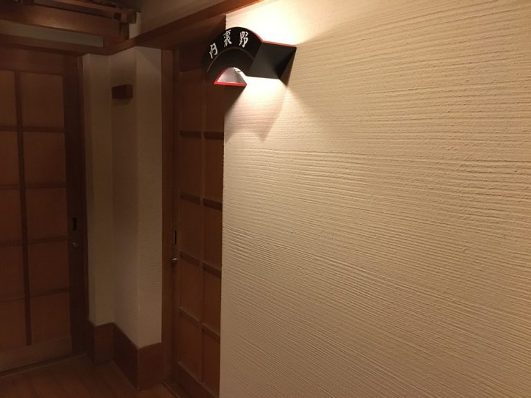 客室入口外観ドア