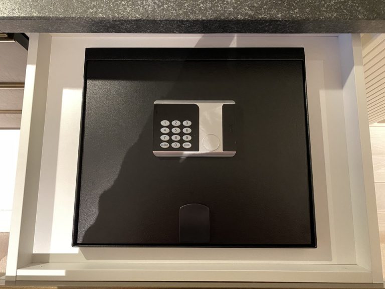 セーフティーボックス(閉めた状態)