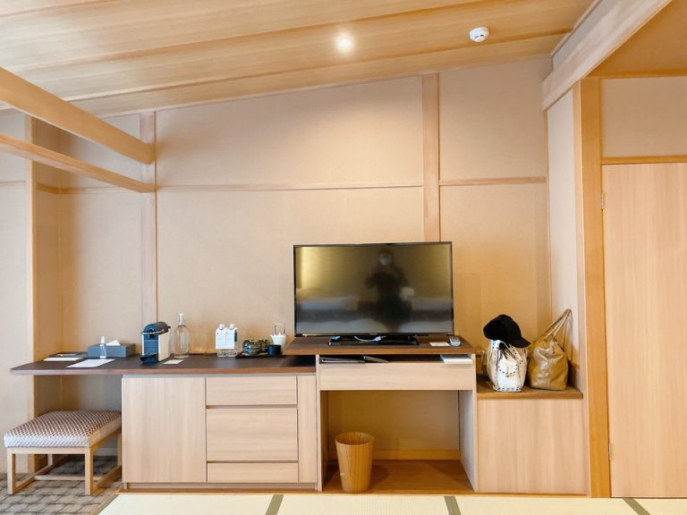 ベッドからテレビ