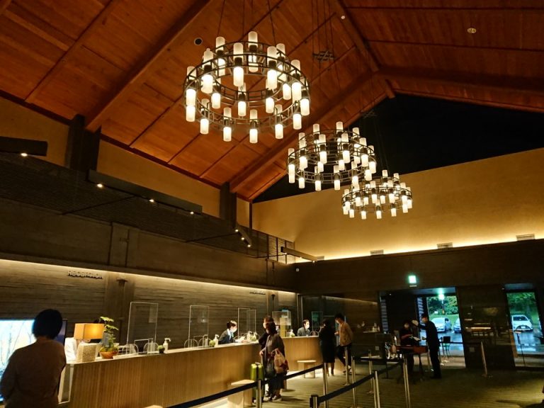 フロントカウンター