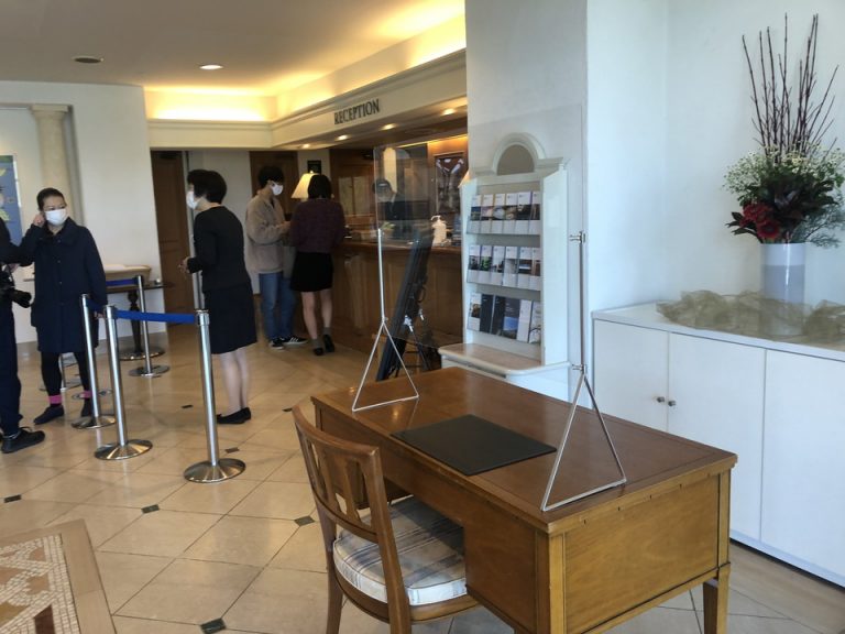 フロントカウンター