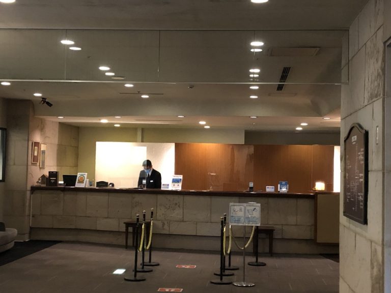 フロントカウンター