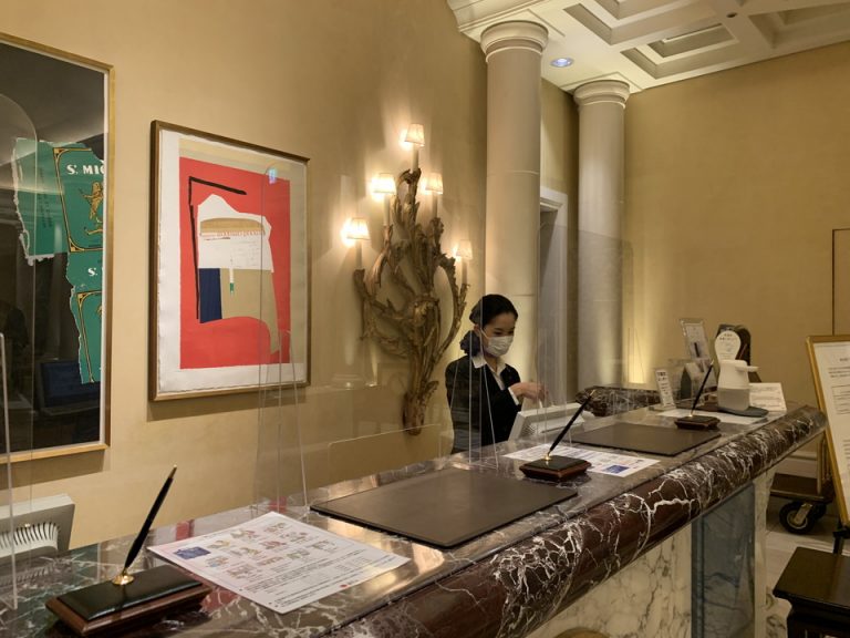 フロントカウンター