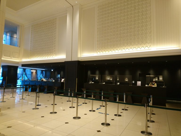 フロントカウンター