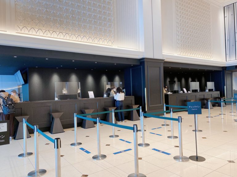 フロントカウンター