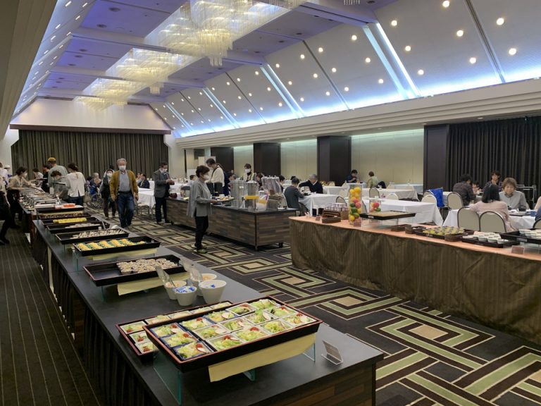 朝食会場内(2)