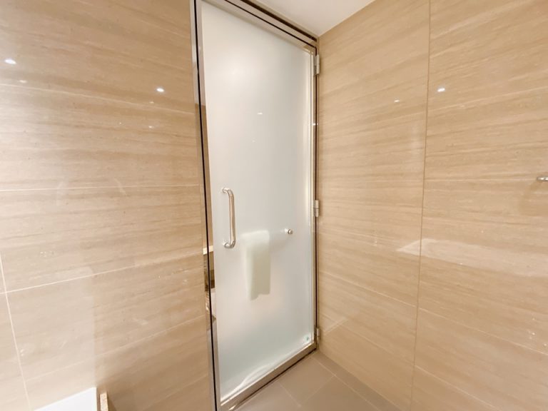 浴室内から入り口