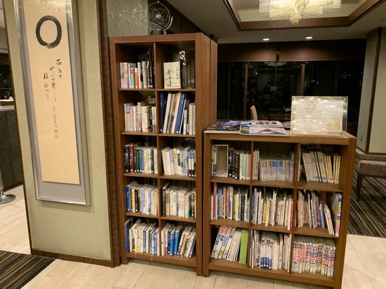 河原町文庫 本の貸し出しを行っていました