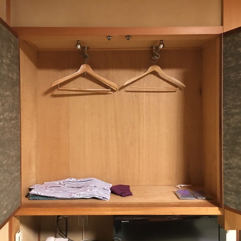 クローゼット外観(開けた状態)