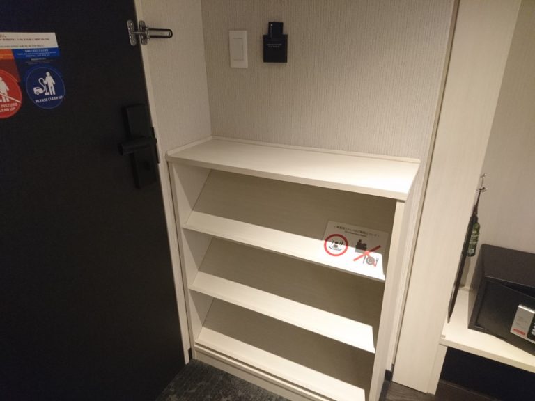 シューズボックス