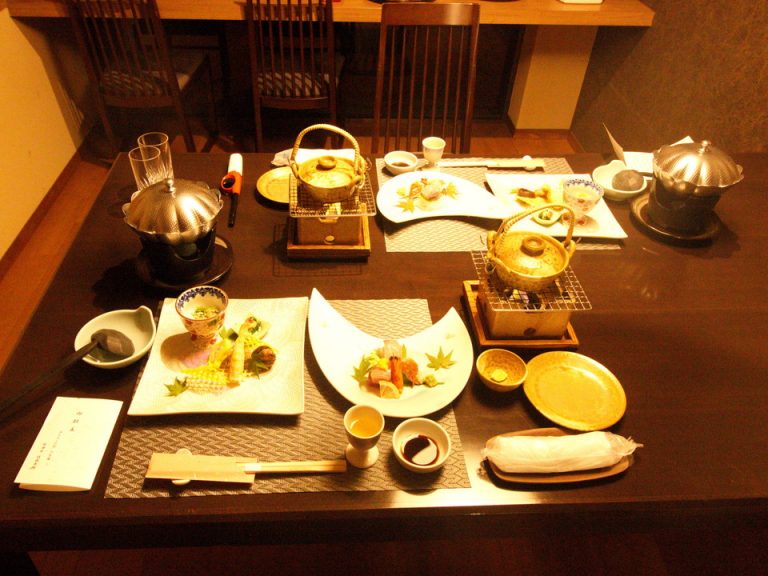 【客席全体】豪華な夕食2