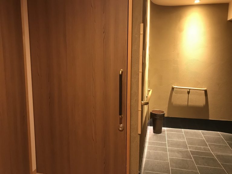 バスルーム 入口ドア