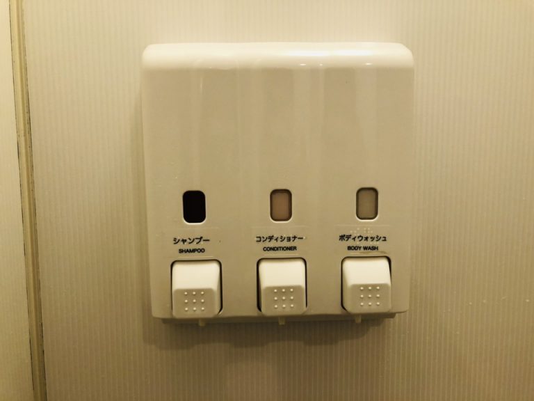 浴室内にはシャンプー等が揃っています