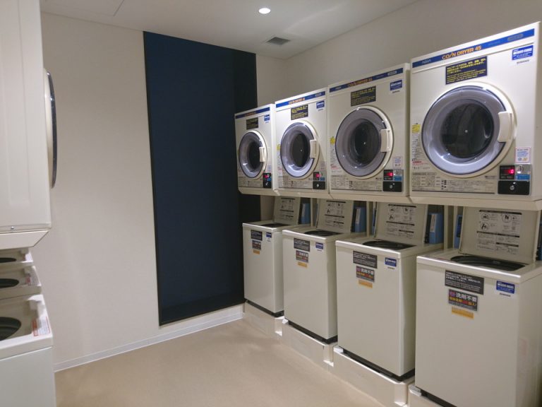 3階コインランドリー