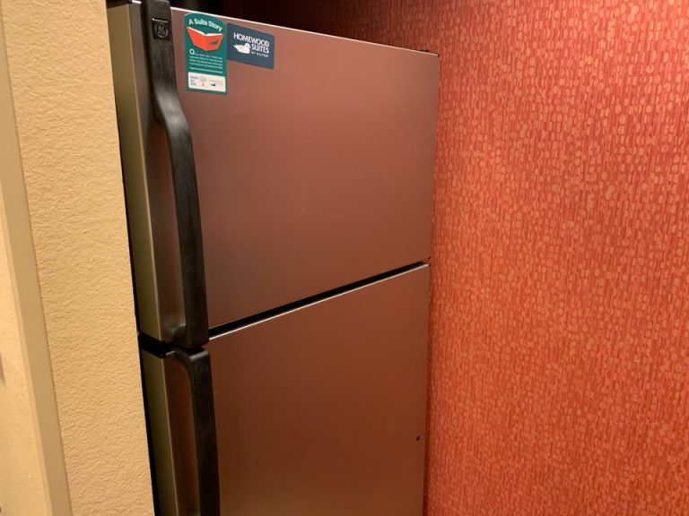 冷蔵庫閉じた状態