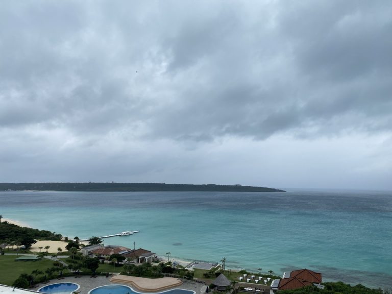 コーラルウイング(新館)最上階9Fの上にある「スターダストバルコニー」からの眺望(1)