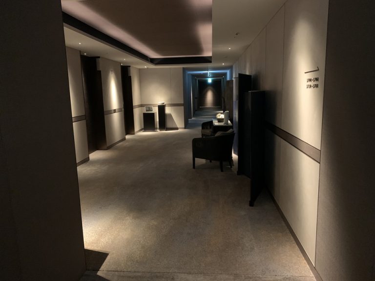 エレベーターホール客室階3