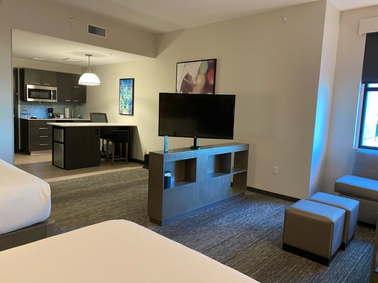 ベッドからTV(TVの向きの変更可)