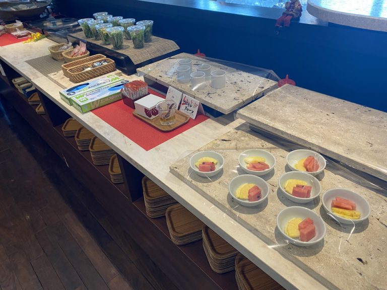 朝食会場・薪を使って釜で炊いたこだわりの朝食・ミニブッフェ(1)