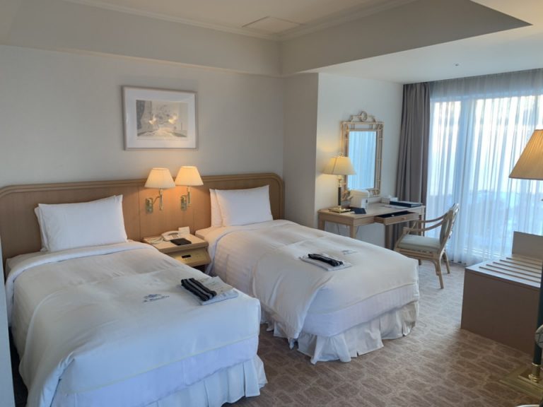 テレビ側からベット