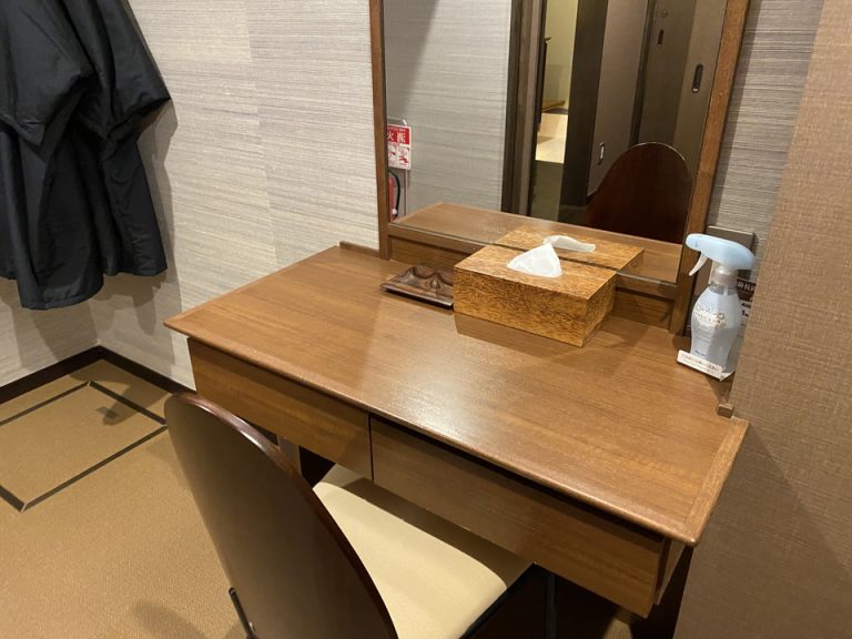 ウォークインクローゼット化粧台