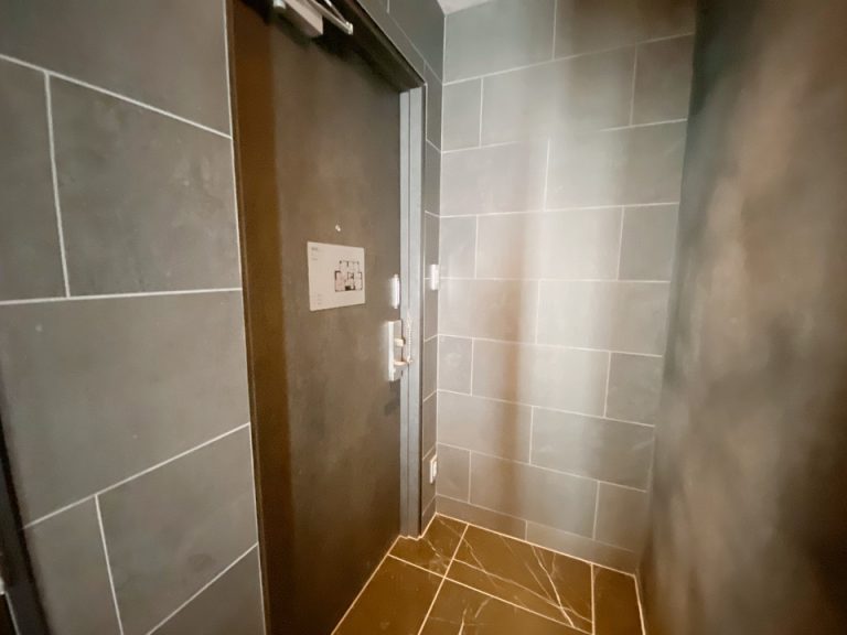 部屋から入り口