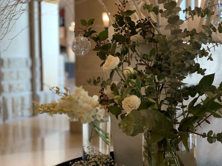 エレベーターホールの花