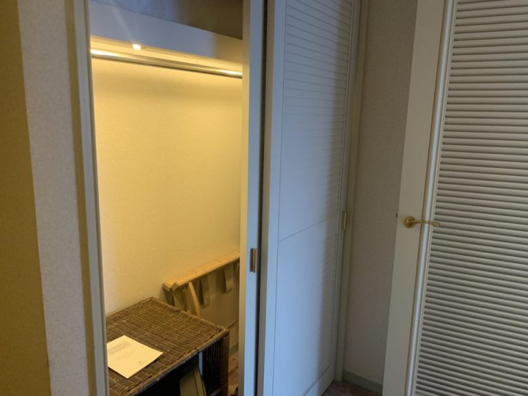 クローゼット中1