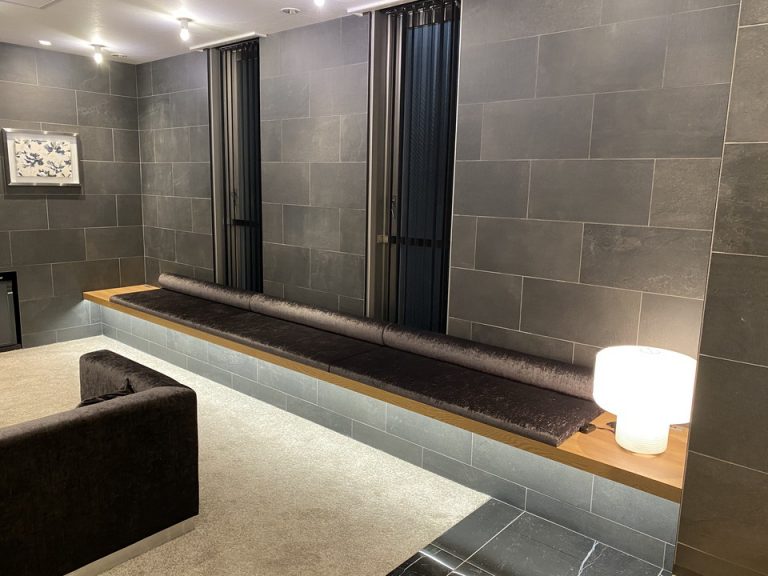 壁際ソファーエリア4