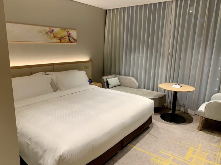 客室(全体)入口から