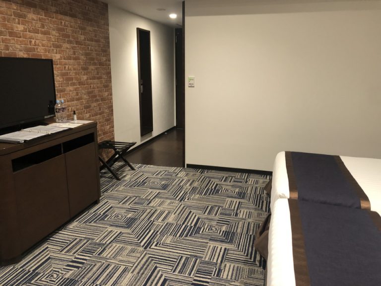 客室全体(入口方向)