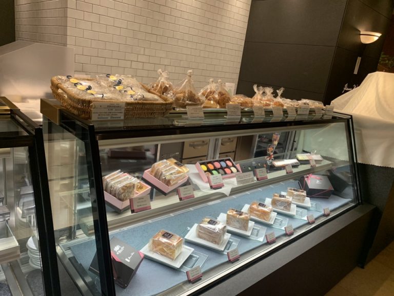 ケーキ・パンショップ