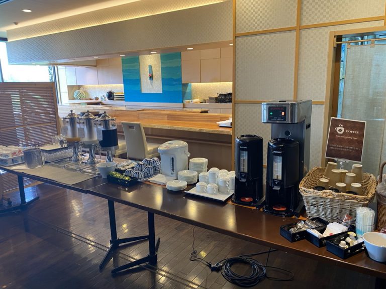 朝食会場・薪を使って釜で炊いたこだわりの朝食・ミニブッフェ