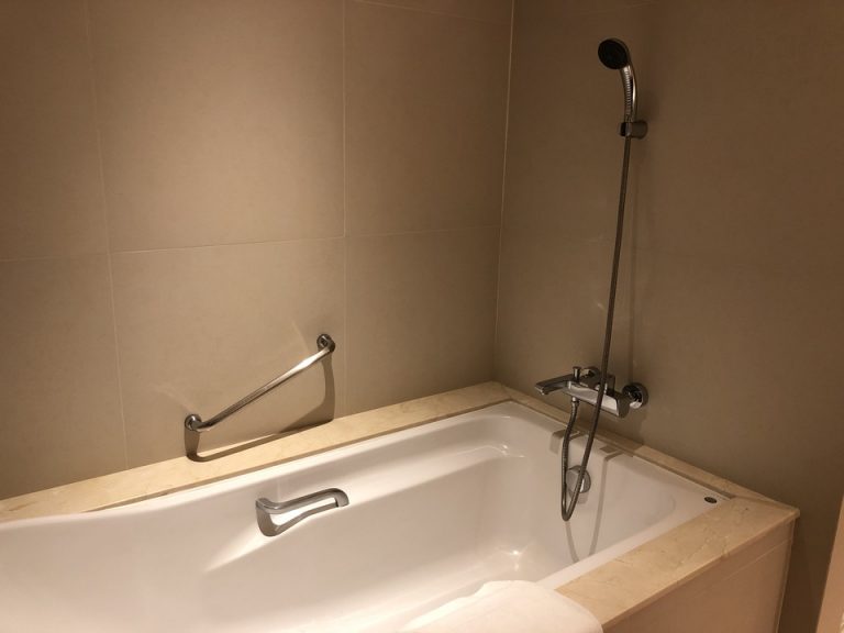 バスタブ
